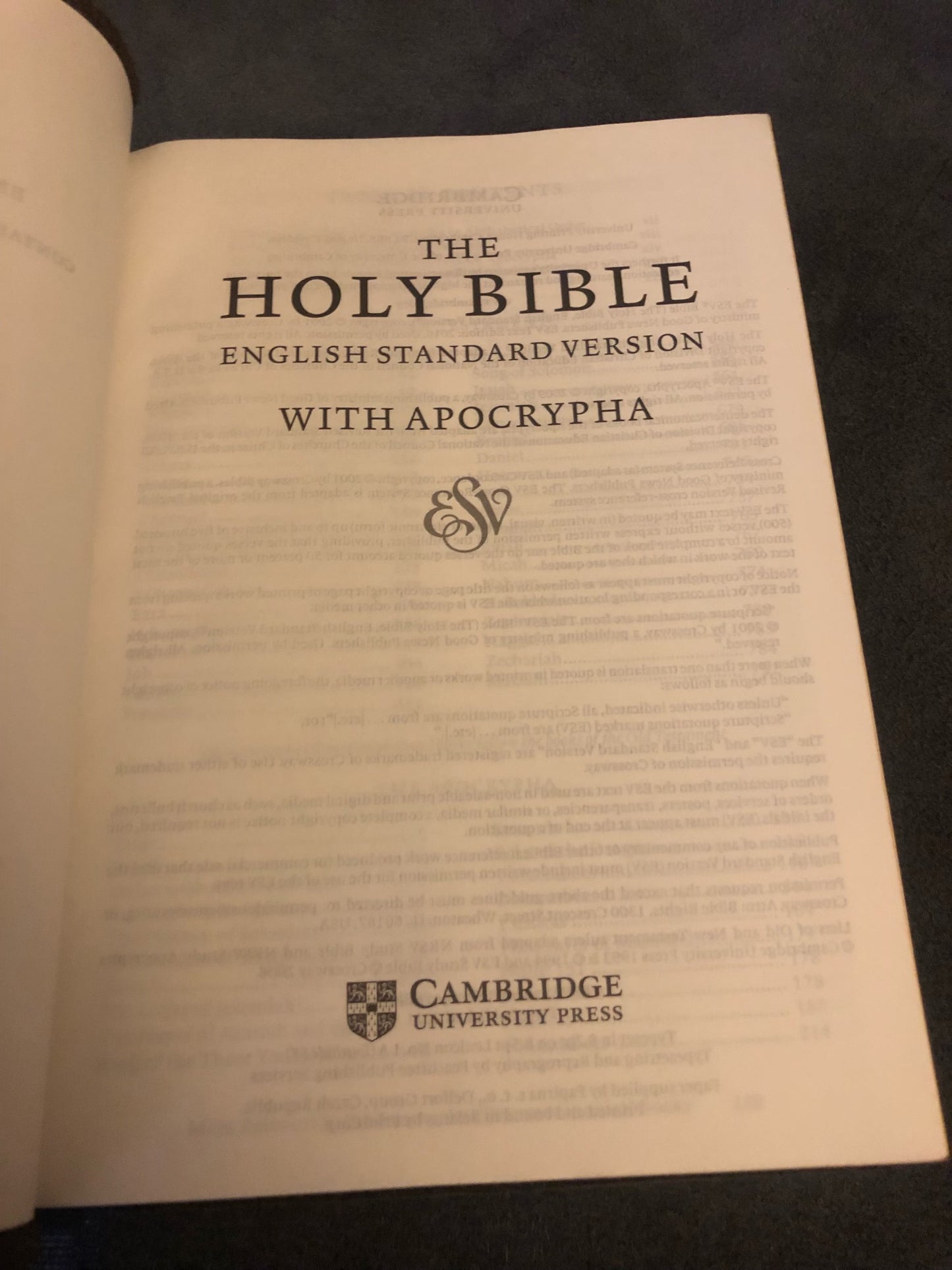 Cambridge Diadem ESV ENGLISH STANDARD VERSION BIBLE with Apocrypha Leather