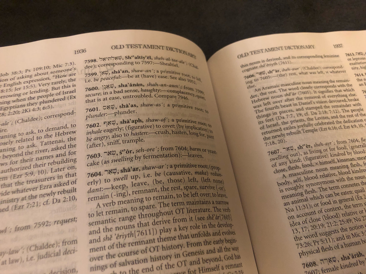 ESV KEYWORD STUDY BIBLE