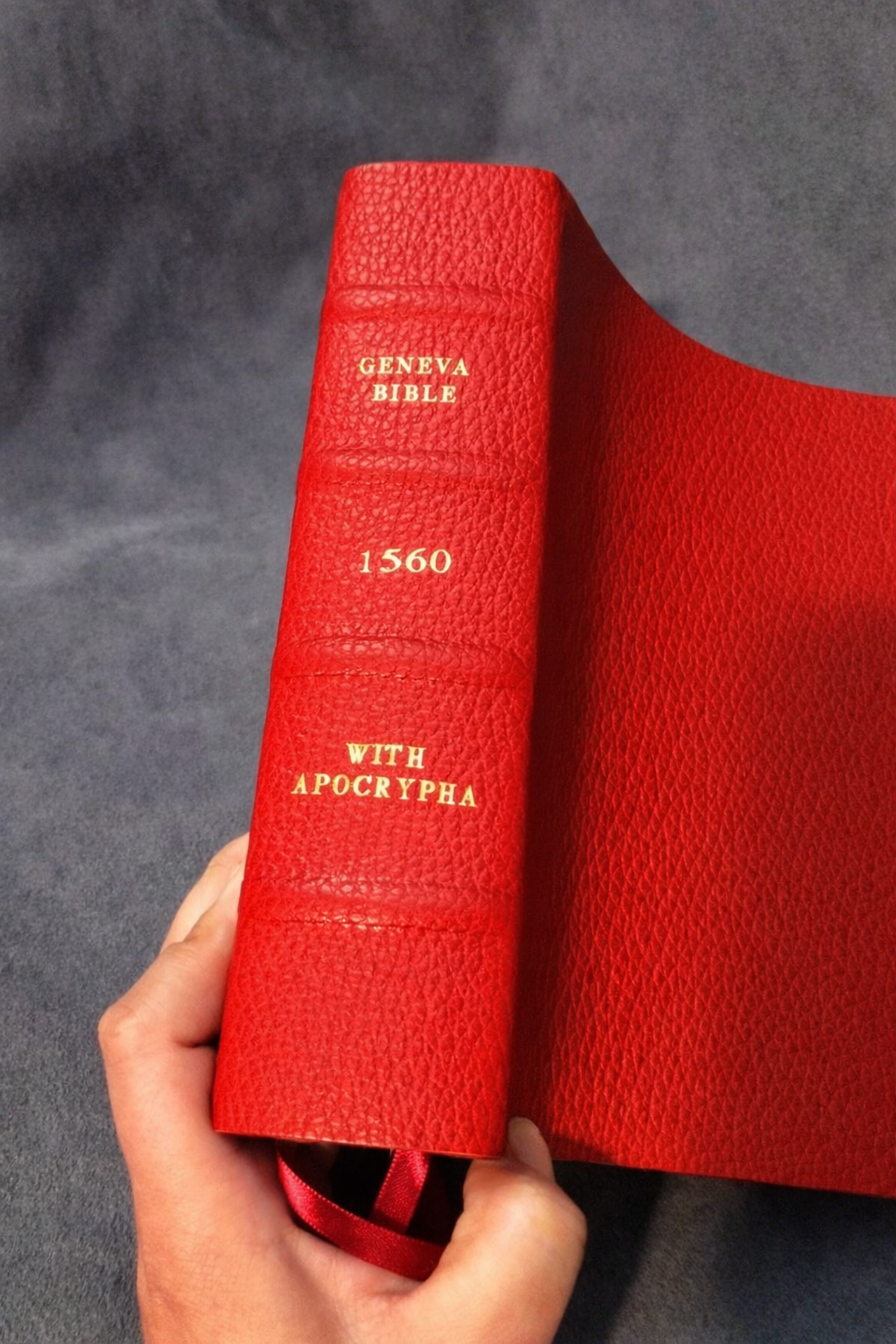 Red 1560 geneva bible leather With Apocrypha And Reformer Notes Deuterocanonical