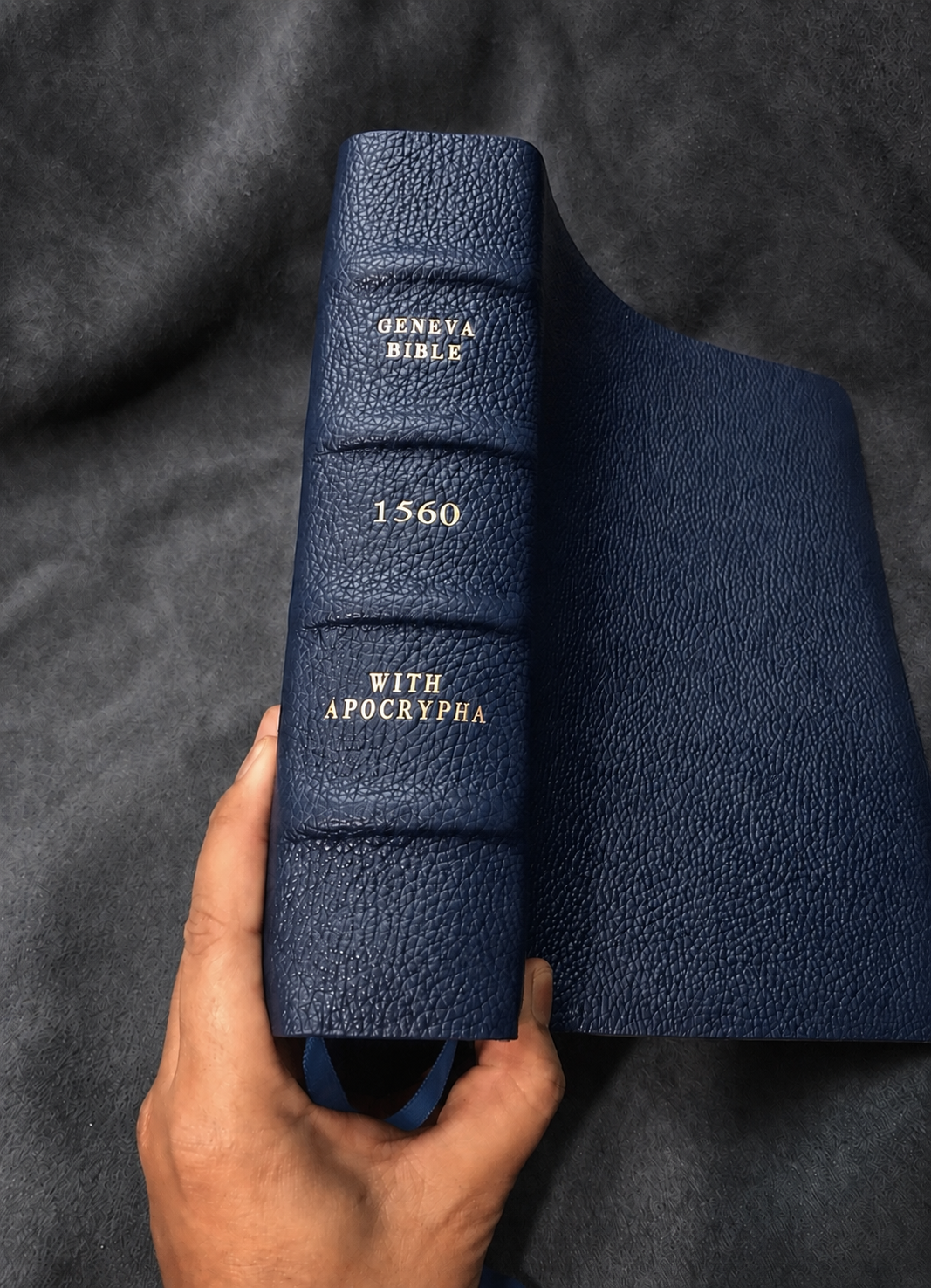 geneva bible 1560 navy blue leather  Apocrypha Reformer Notes deuterocanonical