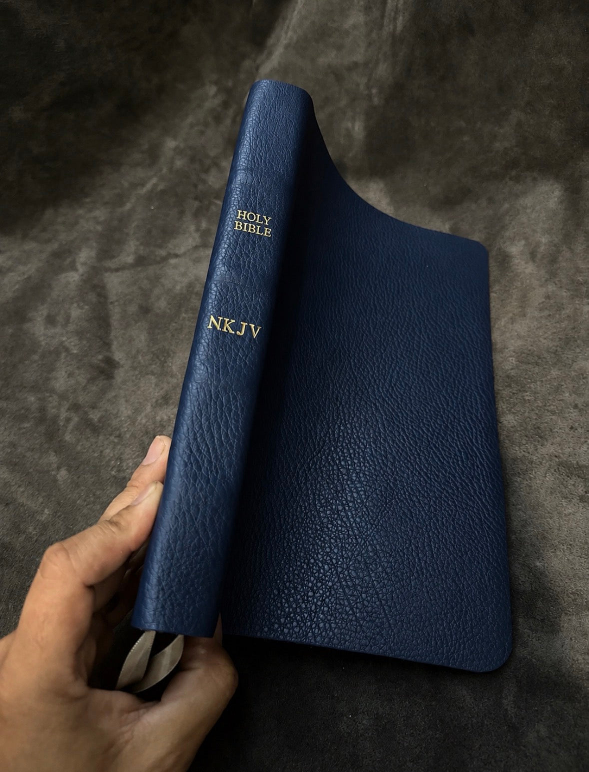 Navy blue NKJV leather large print