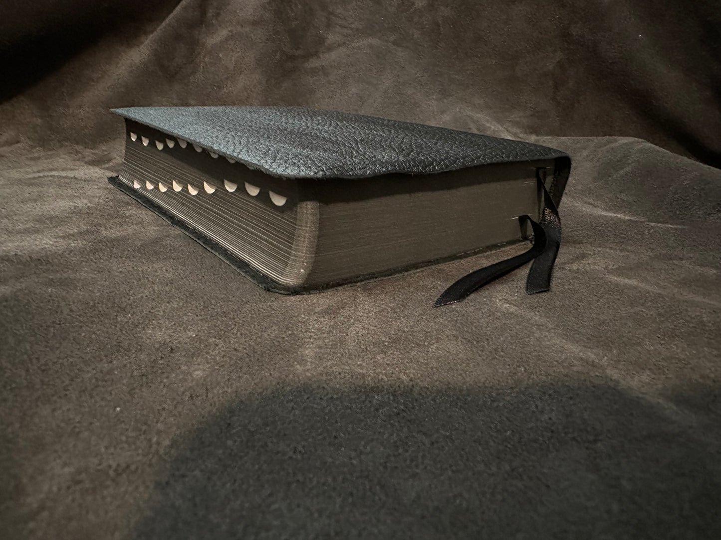 LSB PORTABLE PARAGRAPH REFERENCE BLACK ON BLACK