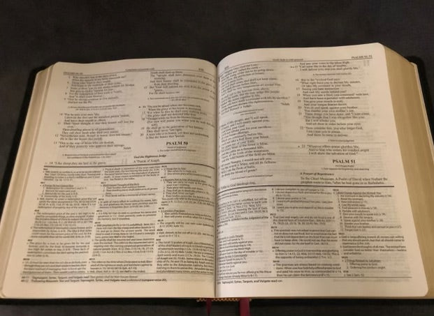 NKJV Dakes annotated reference Bible NEW KING JAMES Version cowhide Leather.